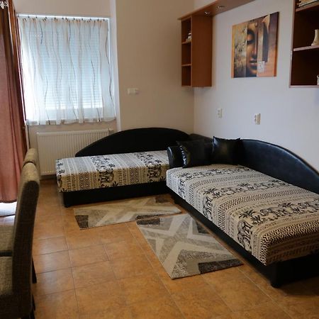 Eva Apartman Szigetvar Exterior photo