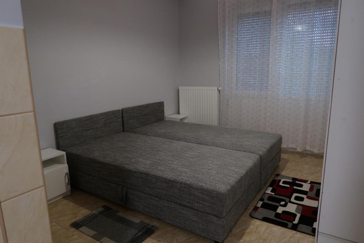 Eva Apartman Szigetvar Exterior photo