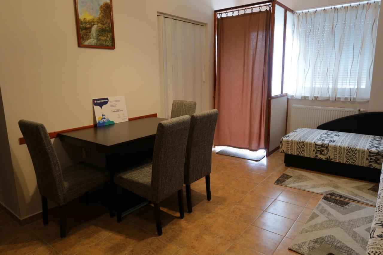 Eva Apartman Szigetvar Exterior photo